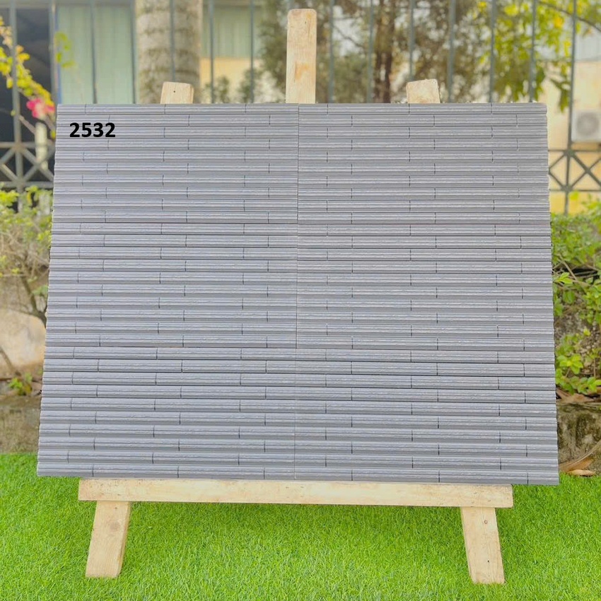 Gạch giả thẻ Vitto 25x50 mã 2532 tông xám đậm Hình ảnh thực tế gạch giả thẻ Vitto 2532 màu xám đậm, dạng men matt, phù hợp ốp tường điểm nhấn