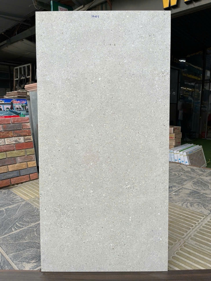 Gạch lát nền Vitto 60x120 matt sần 39103 màu xám xi măng hạt sáng Gạch lát nền Vitto 60x120 matt sần 39103 màu xám xi măng