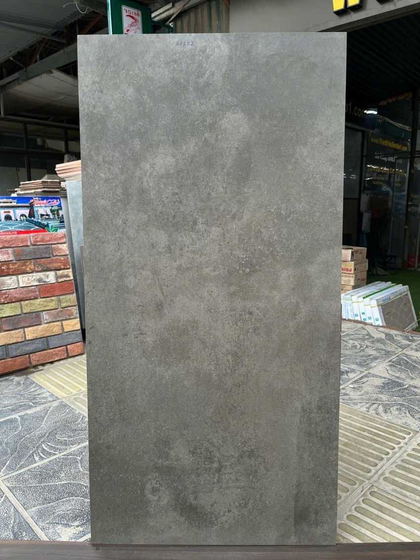 Gạch lát nền Vitto 60x120 matt sần 61202 màu xám xi măng đậm Gạch lát nền Vitto 60x120 matt sần 61202 màu xám xi măng đậm
