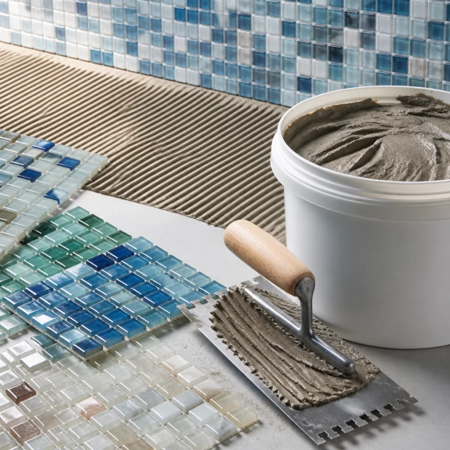 Mẫu mosaic được thi công bằng keo dán gạch trên tường, minh họa chủ đề chọn keo phù hợp cho gạch mosaic.