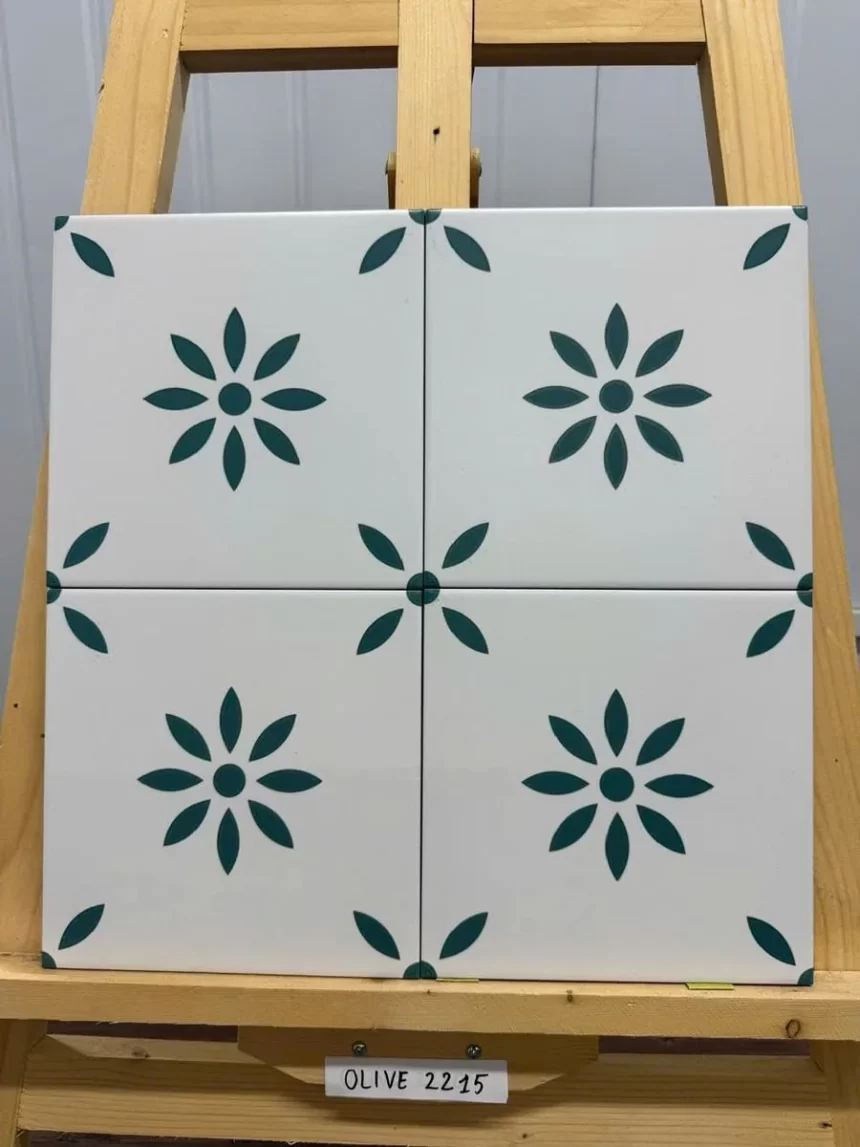 Gạch bông 20x20 hãng Novita OLIVE 2215 Gạch bông 20x20 Novita OLIVE 2215 với họa tiết hoa màu xanh lá, bề mặt men matt, lịch sự và tinh tế.
