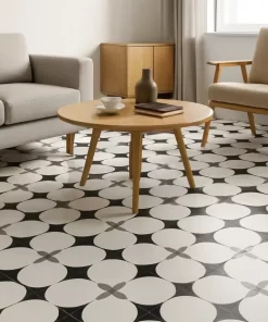 Sàn phòng khách lát gạch bông Novita MIMOSA 3315, giữ nguyên hoa văn đen-xám-trắng, nhịp lặp và bề mặt men matt của sản phẩm