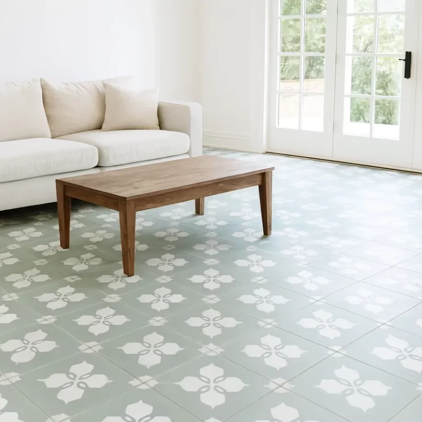 Gạch bông 30x30 Novita MIMOSA 3318 lát nền phòng khách Hình ảnh gạch bông 30x30 Novita MIMOSA 3318 lát nền trong phòng khách hiện đại, thể hiện rõ hoa văn gạch màu xanh xám nhạt và trắng, vân matt tự nhiên.